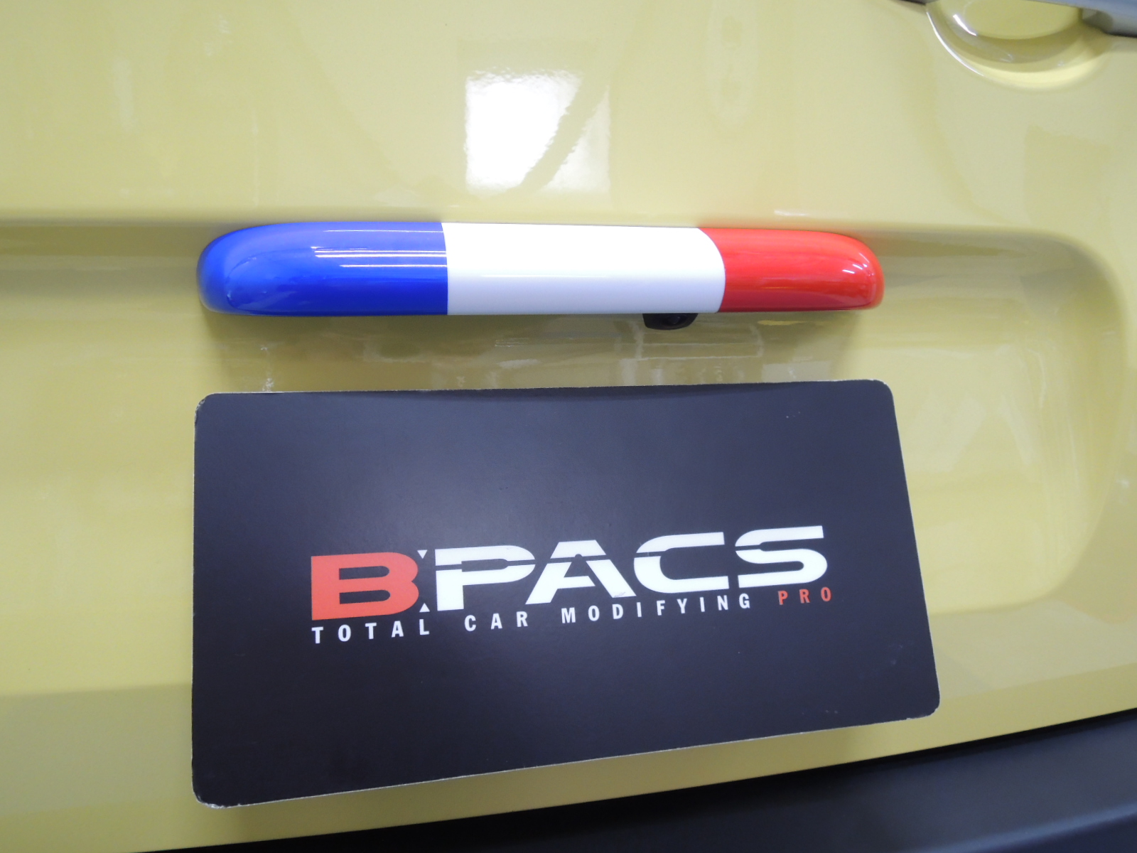後付けバックカメラをスマートに B Pacs Staff Blog