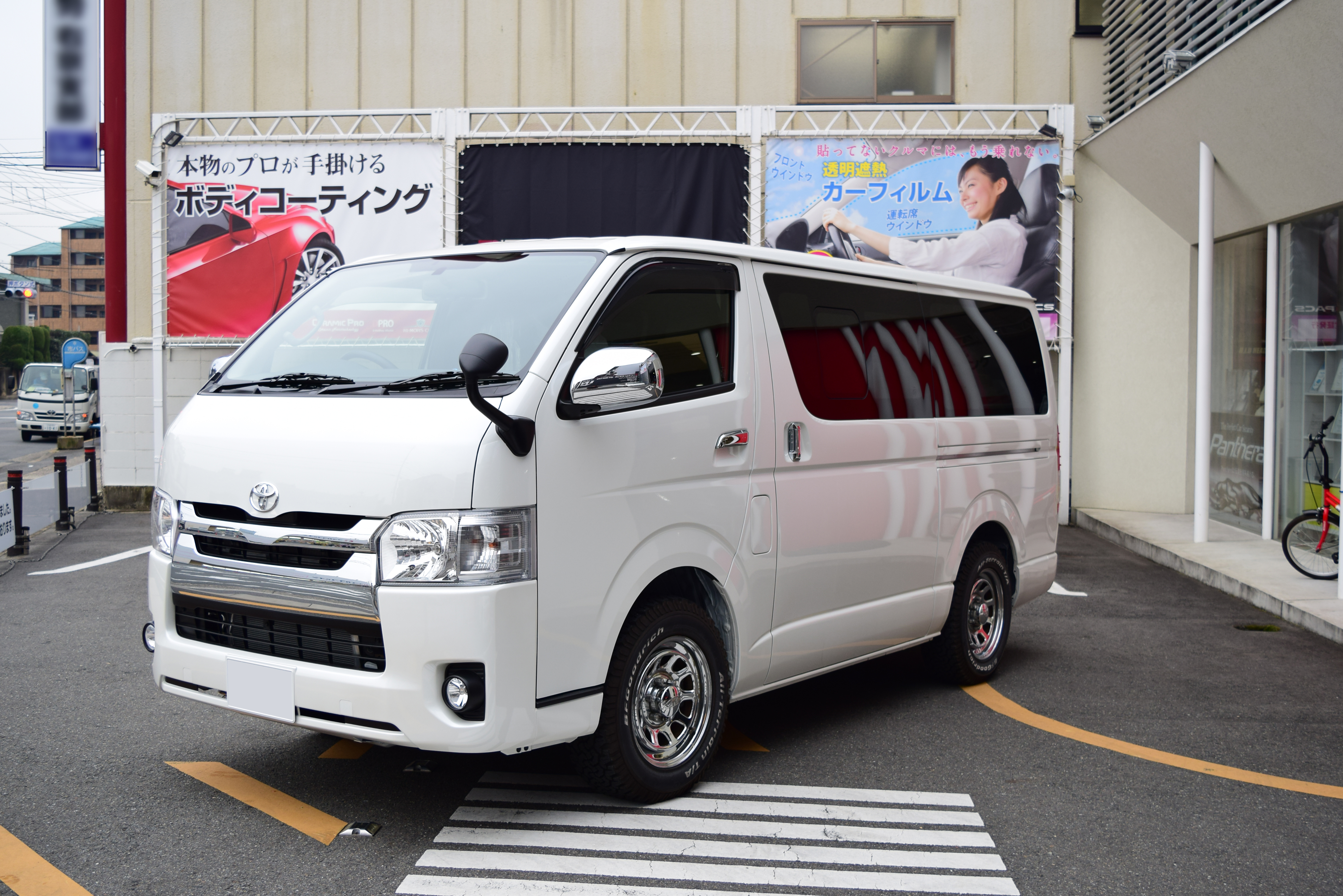 ハイエースにミラーフィルム施工をさせていただきました B Pacs Staff Blog ハイエースにミラーフィルム施工をさせていただきました B Pacs Staff Blog