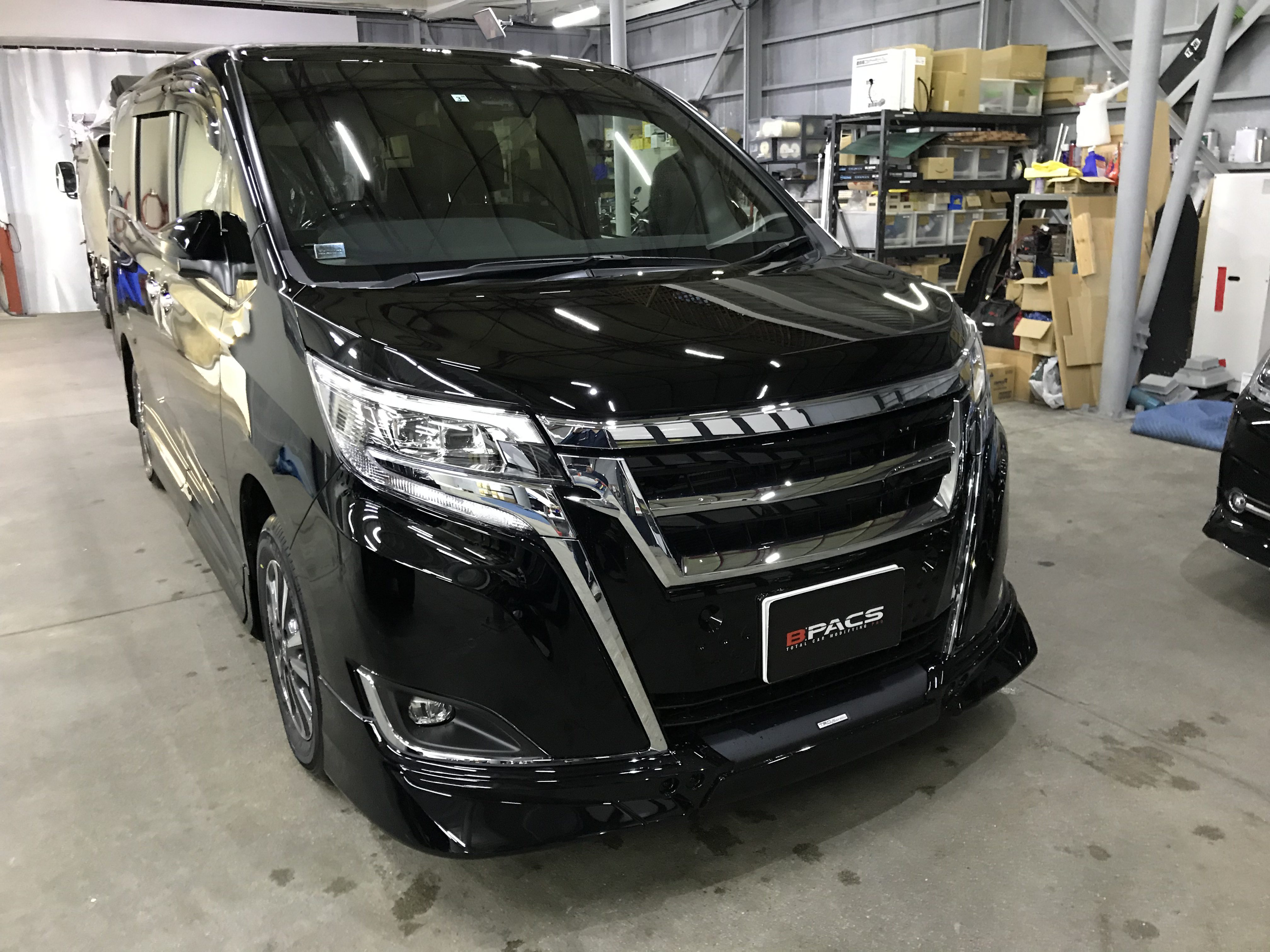 ファミリー層に人気車種 トヨタエスクァイアに安心のgrgoセキュリティを取付 B Pacs Staff Blog