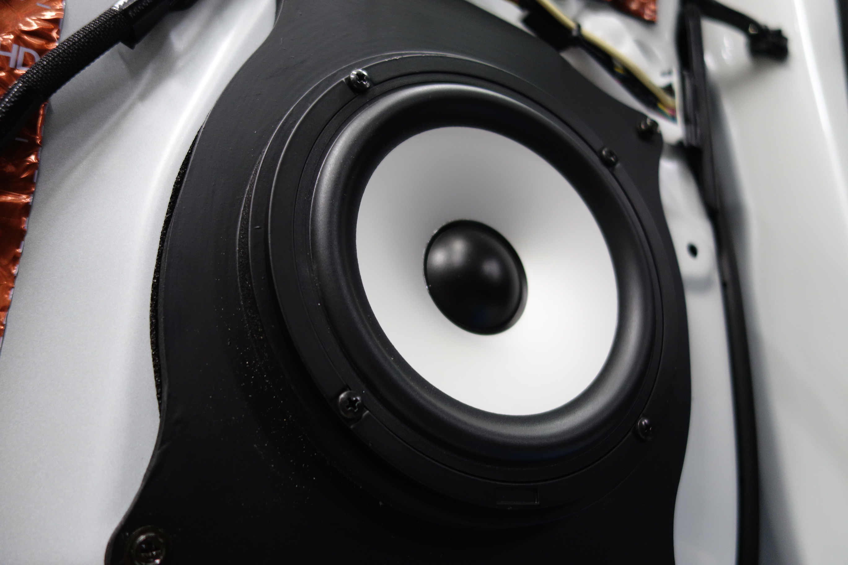 30アルファードへ高音質ユニットをすっきりスマートインストール 30アルファードへ高音質ユニットをすっきりスマートインストール