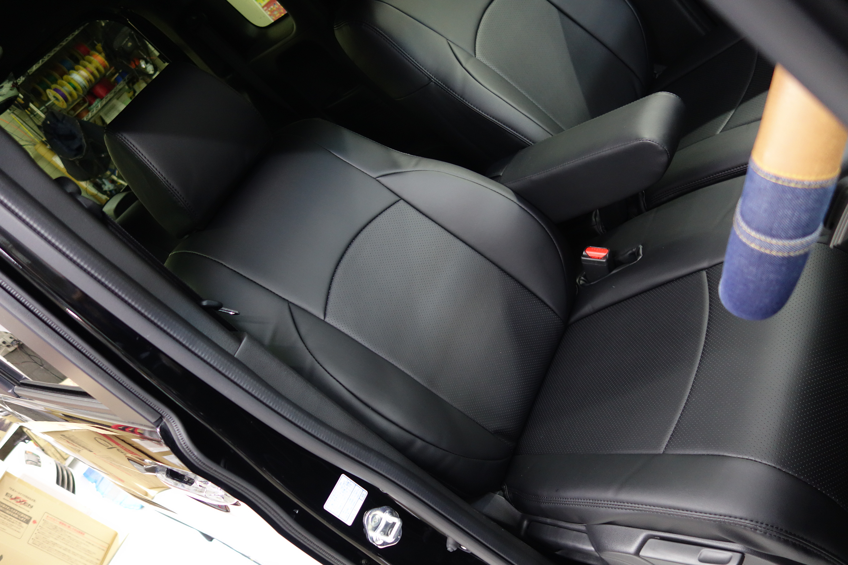 N Boxにクラッツィオ シートカバー マット装着で カッコよく車内の汚れを防げます B Pacs Staff Blog