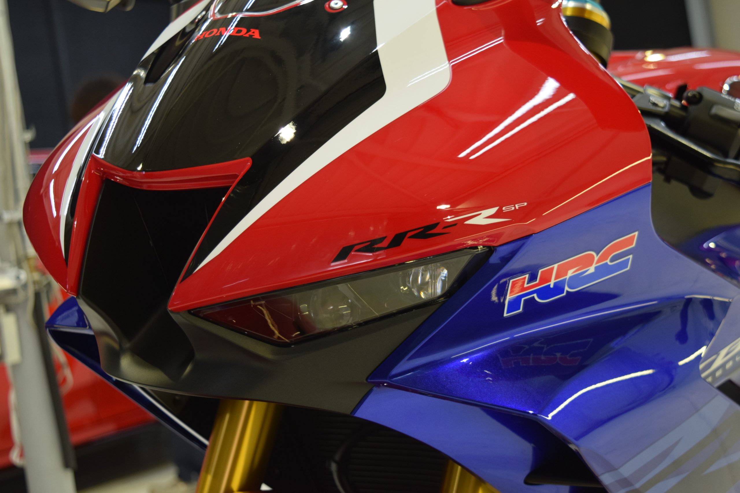 Honda Cbr1000rr R Spにバイクコーティングを施工しました B Pacs Staff Blog