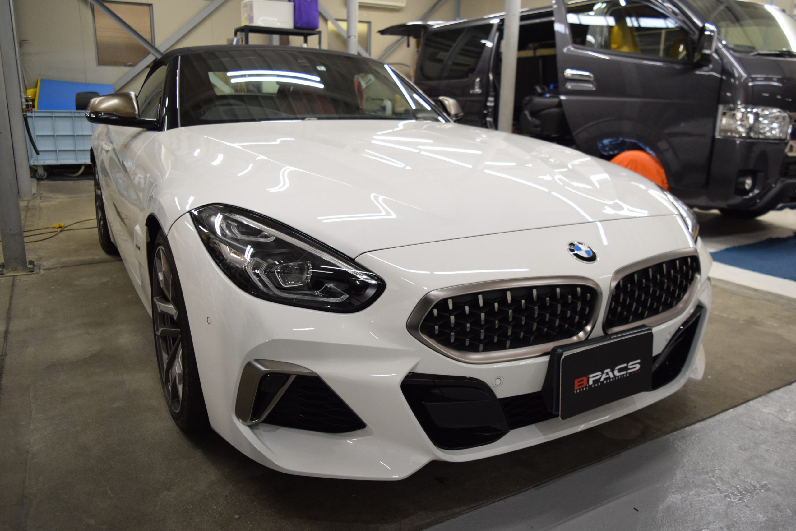 BMW Z4に遮熱フィルム施工 | B-PACS STAFF BLOG