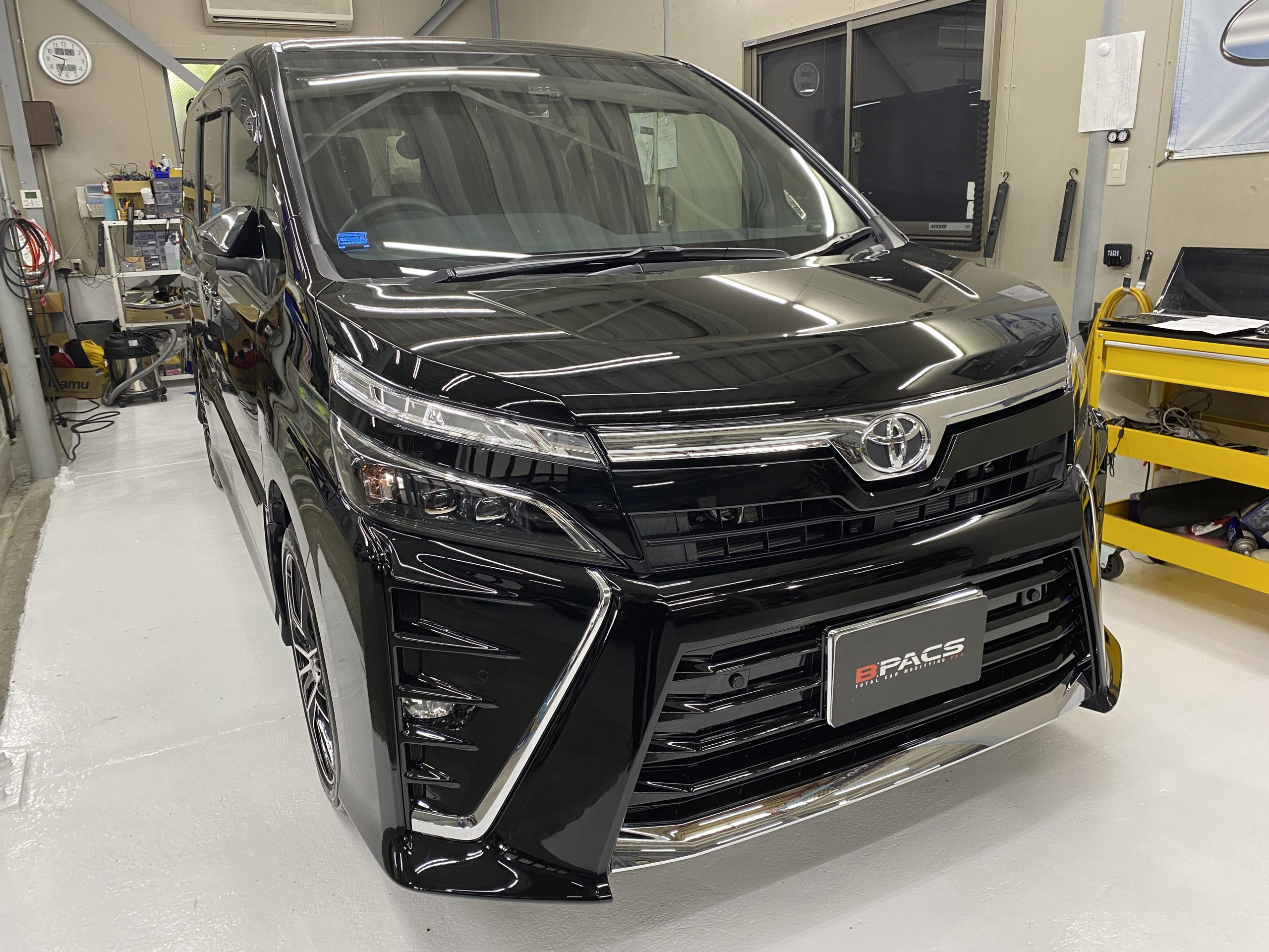 今ファミリーカーが危ない！！中古車相場高騰！！車両盗難対策は必ず