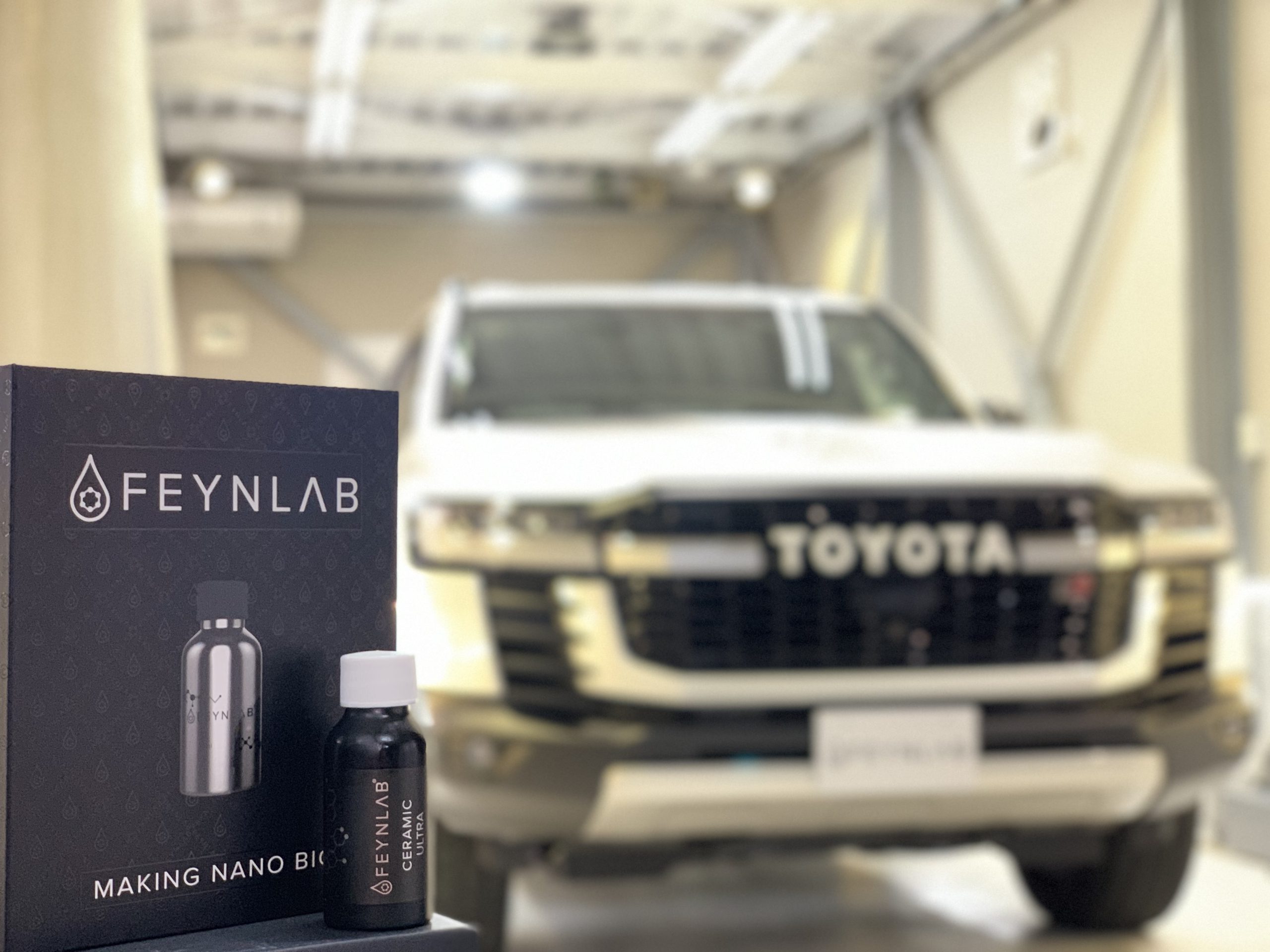 ｾﾗﾐｯｸｺｰﾃｨﾝｸﾞ】ランドクルーザー300にファインラボ ウルトラを施工