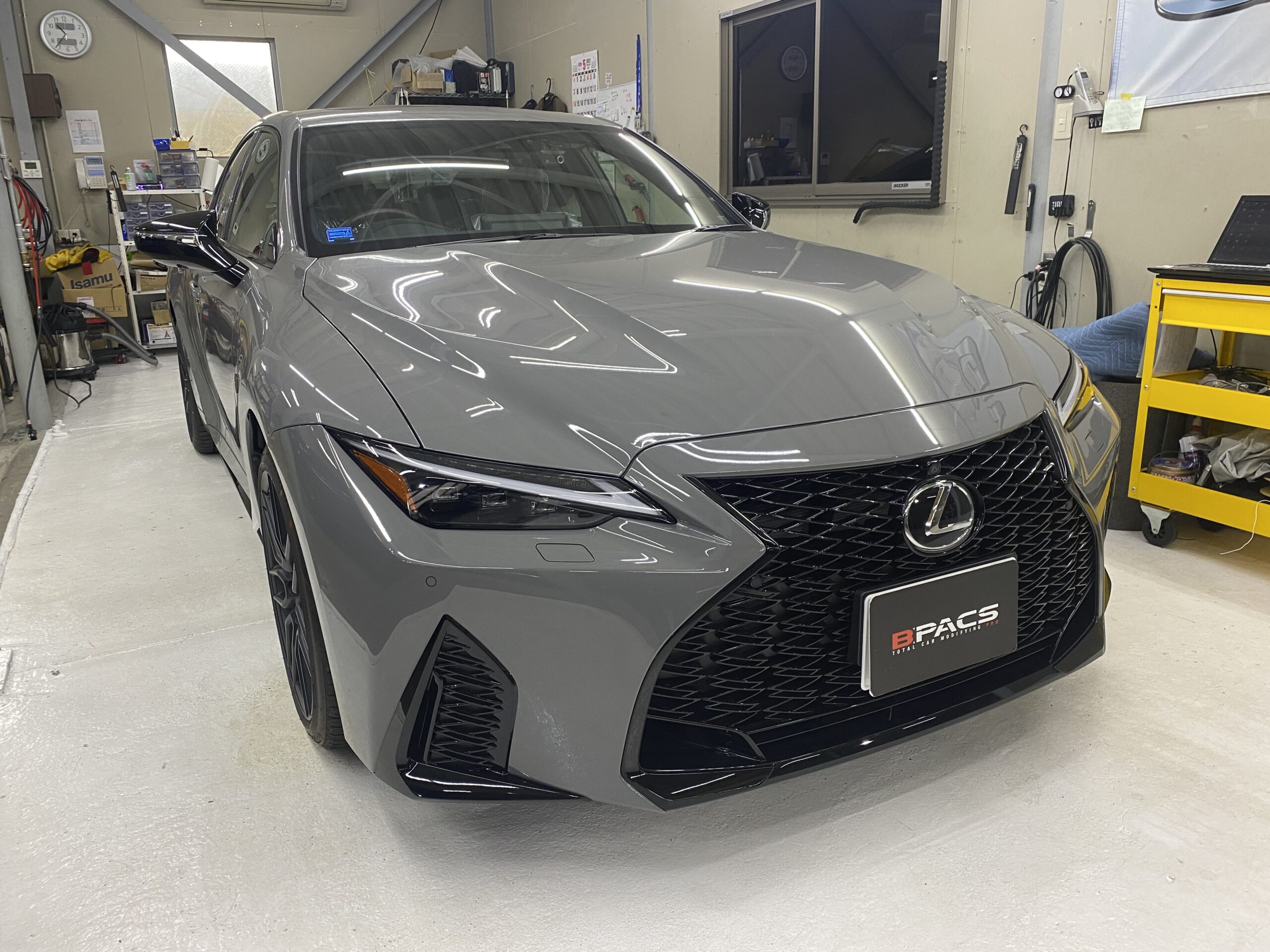レクサス車のコンパクトスーパースポーツセダンIS500！この車両