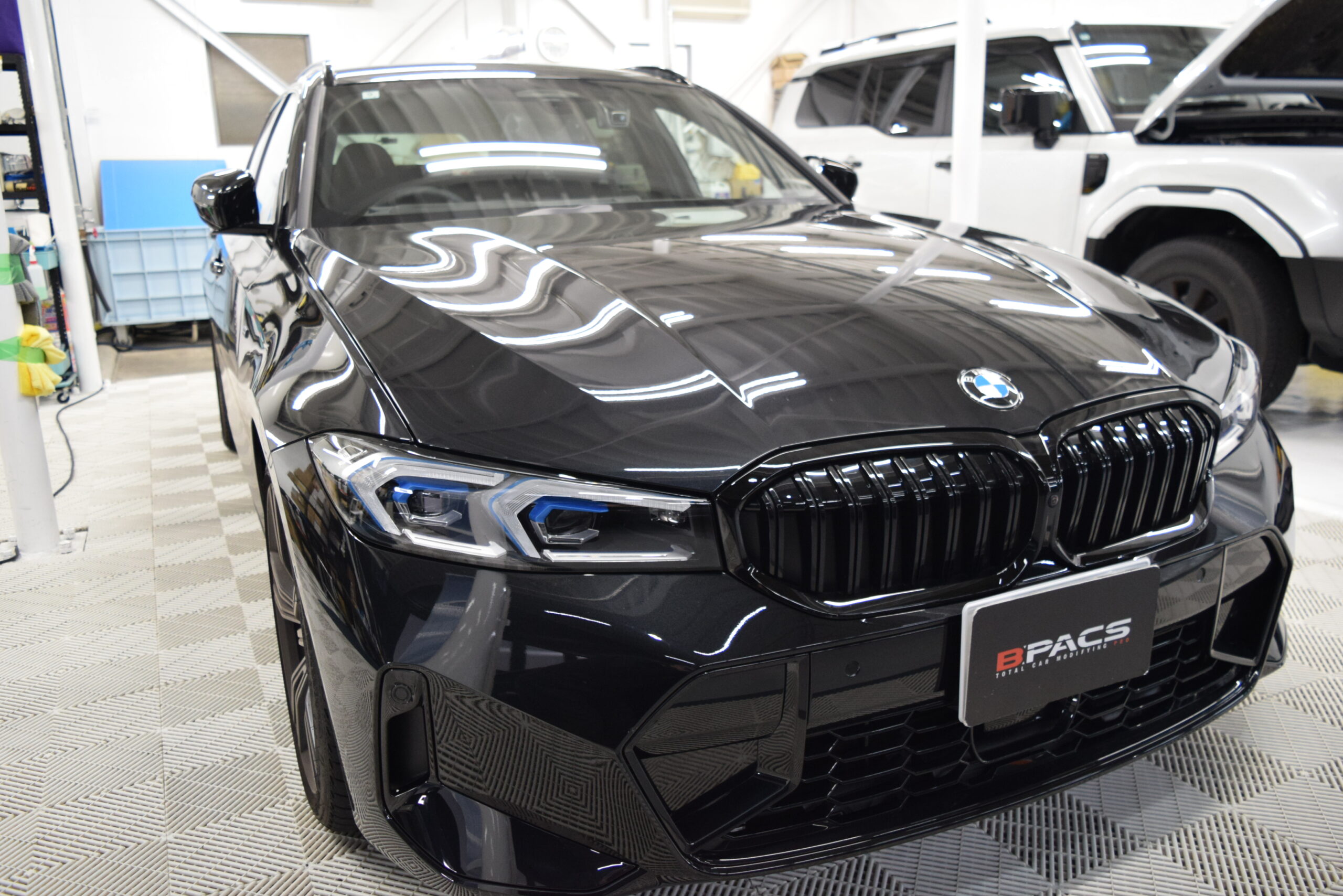 BMW 3シリーズにフィルム施工 | B-PACS STAFF BLOG