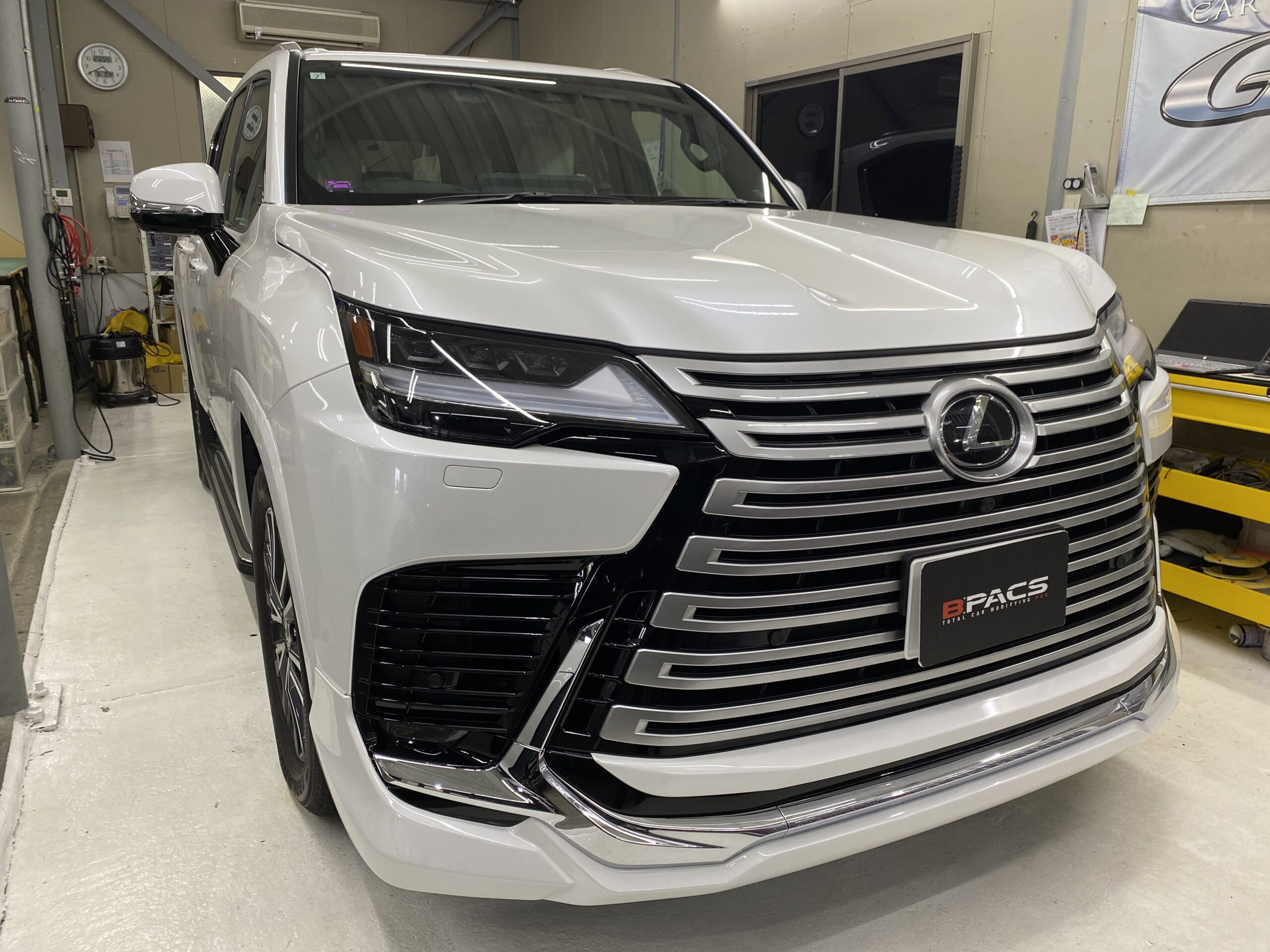 レクサス最上級SUVのLX600はどこにあっても狙われます。盗難対策必須