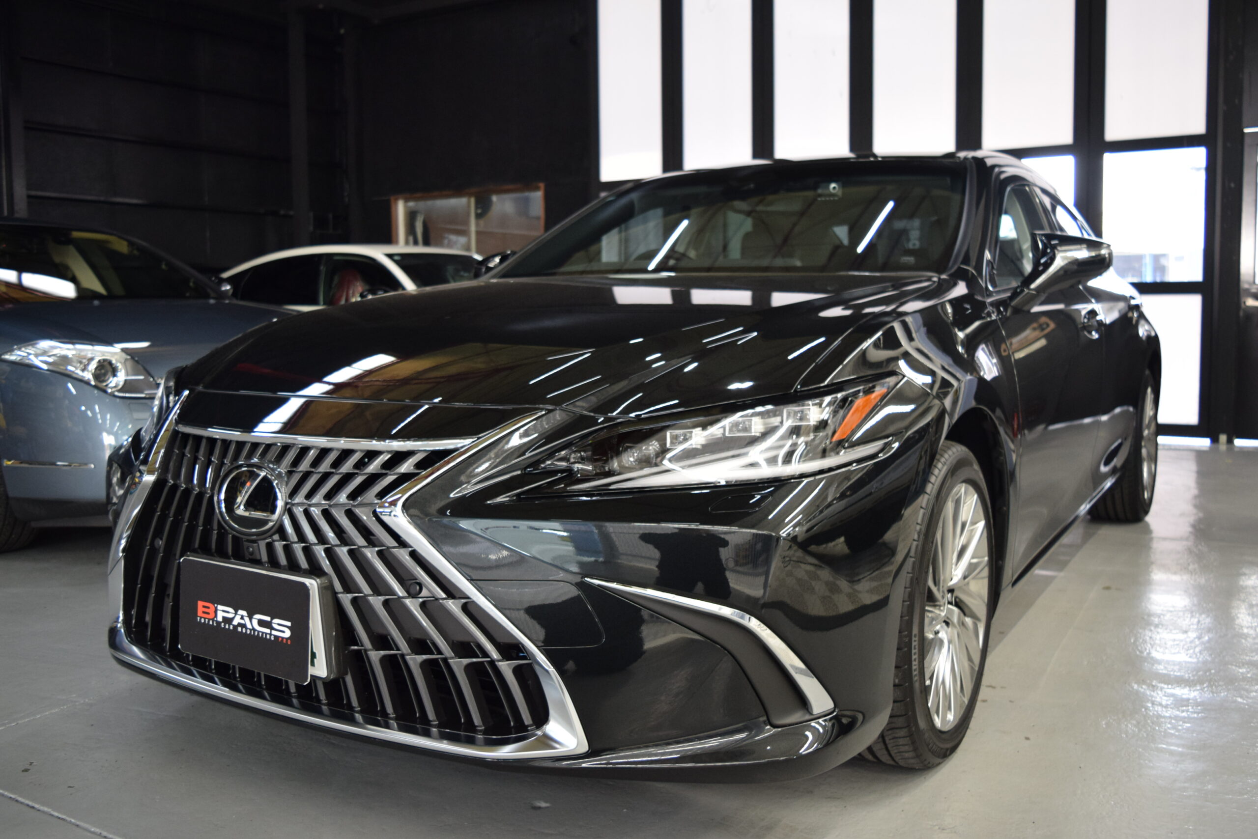 レクサス ESにフィルム施工 | B-PACS STAFF BLOG