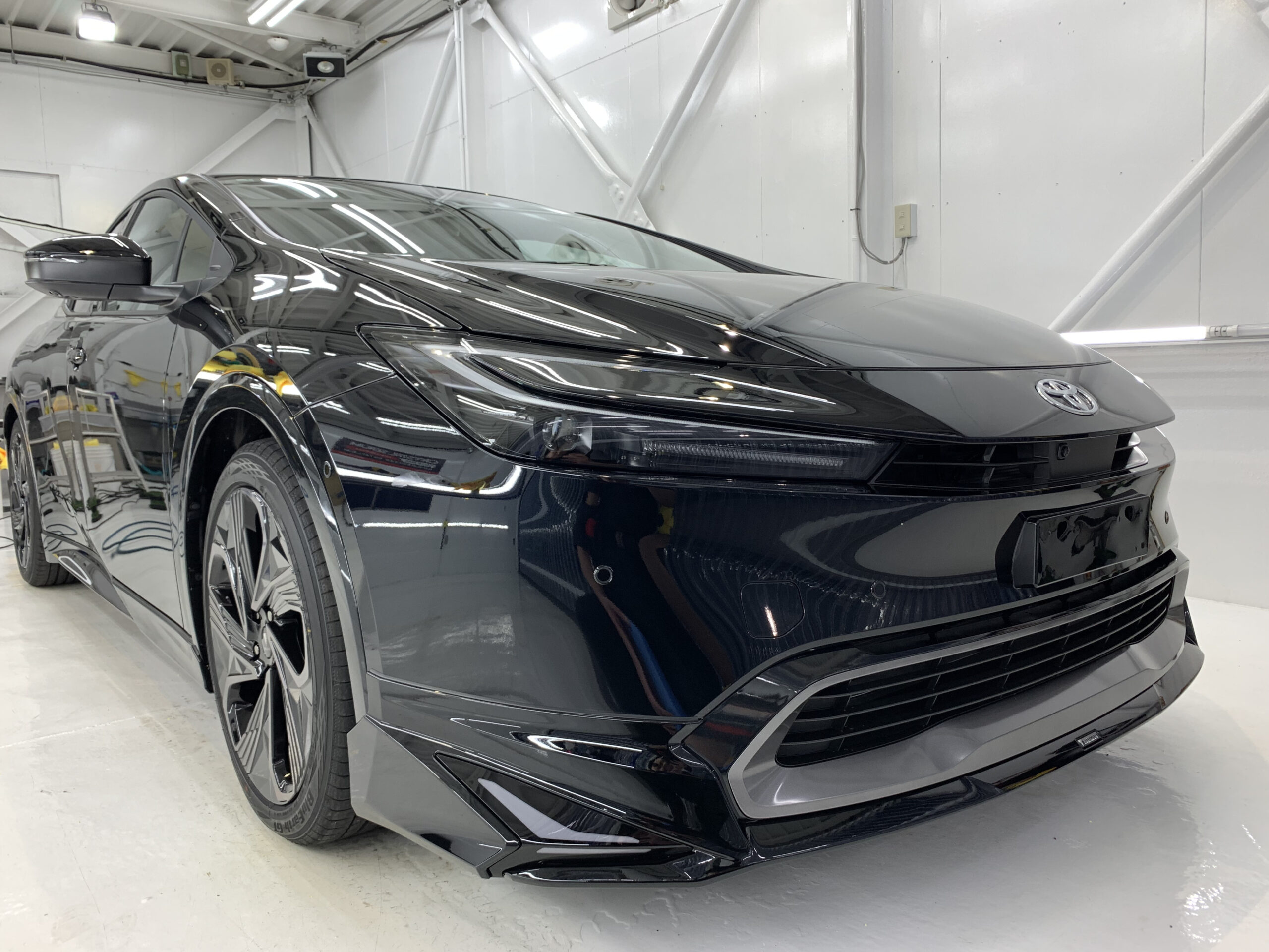 トヨタ プリウスにセラミックコーティングを施工しました。 | B-PACS