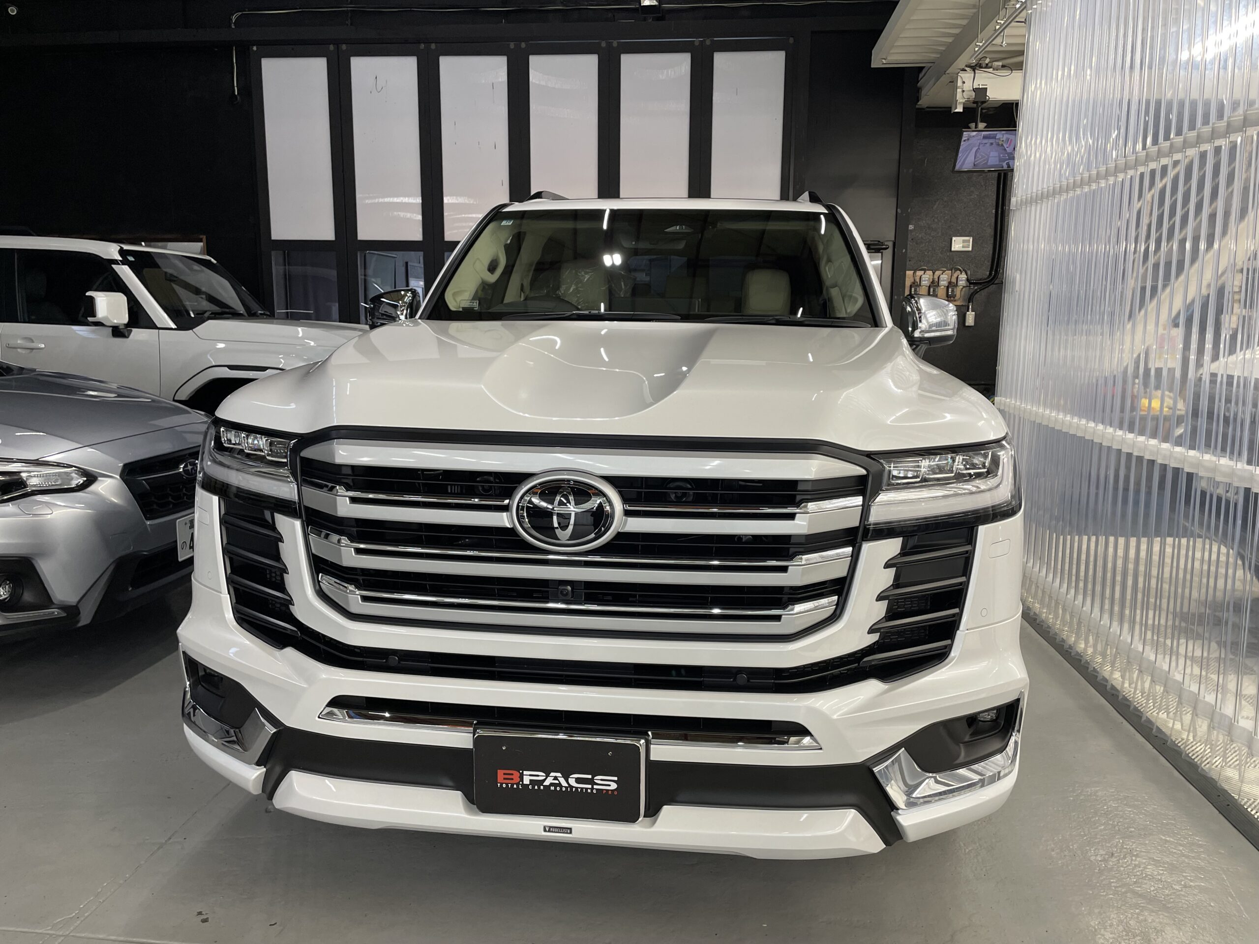 トヨタ「ランドクルーザー300」IKCS シルフィードSC-7008リアフィルム