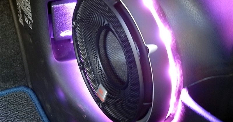 フィット：JBL P660C